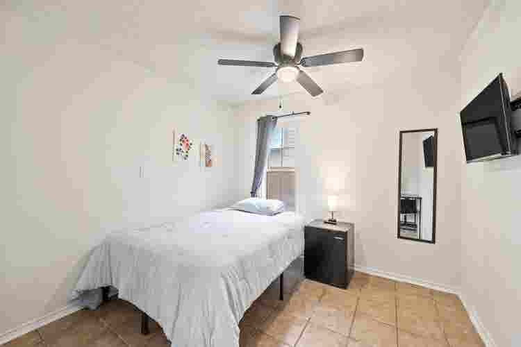 9 BR in Kyle