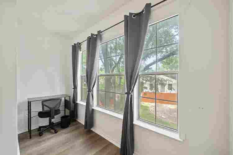 9 BR in Kyle