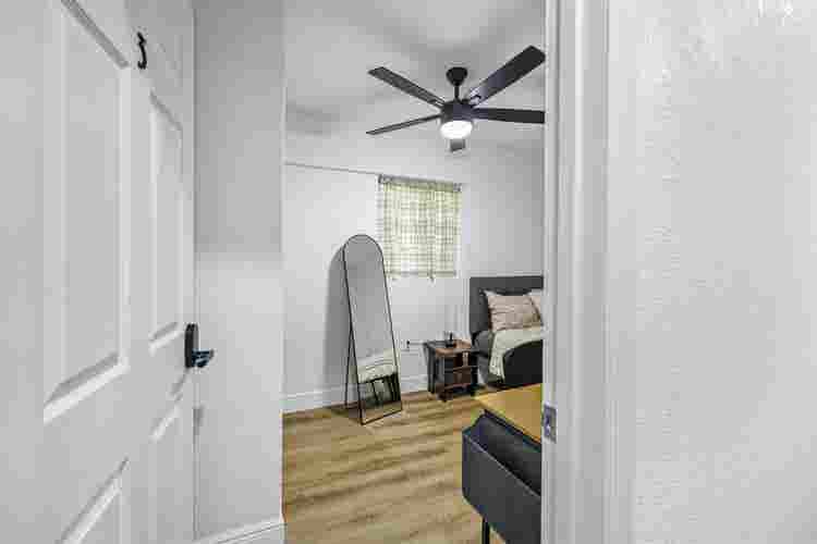 2 BR in Melbourne