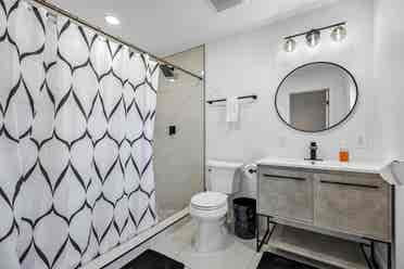 2 BR in Melbourne