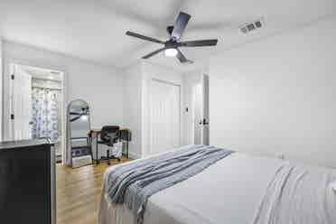 2 BR in Melbourne