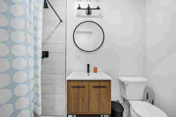 2 BR in Melbourne