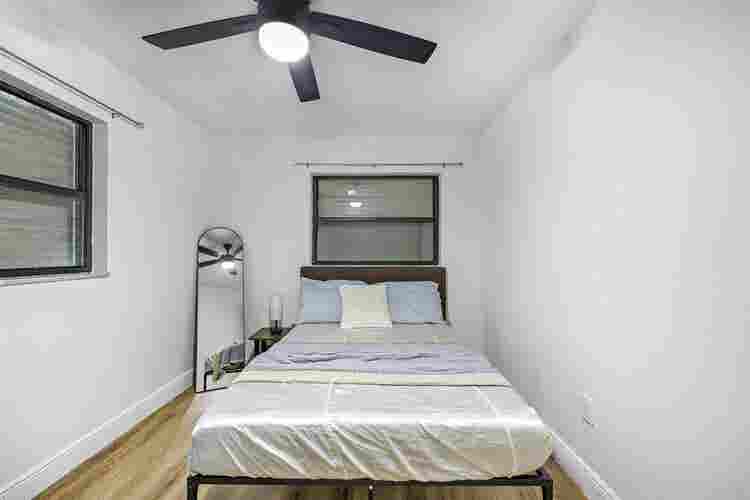 2 BR in Melbourne