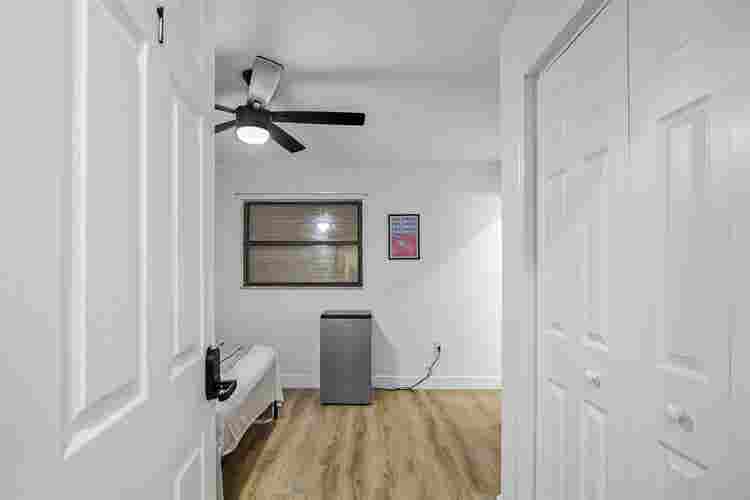 2 BR in Melbourne