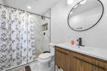 2 BR in Melbourne