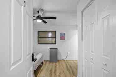 2 BR in Melbourne
