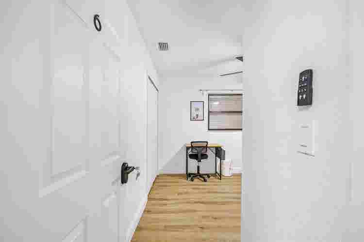 2 BR in Melbourne