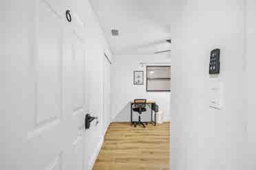 2 BR in Melbourne