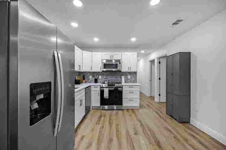 2 BR in Melbourne