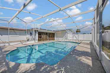 2 BR in Melbourne