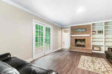 2 BR in Petersburg