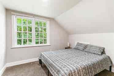 2 BR in Petersburg