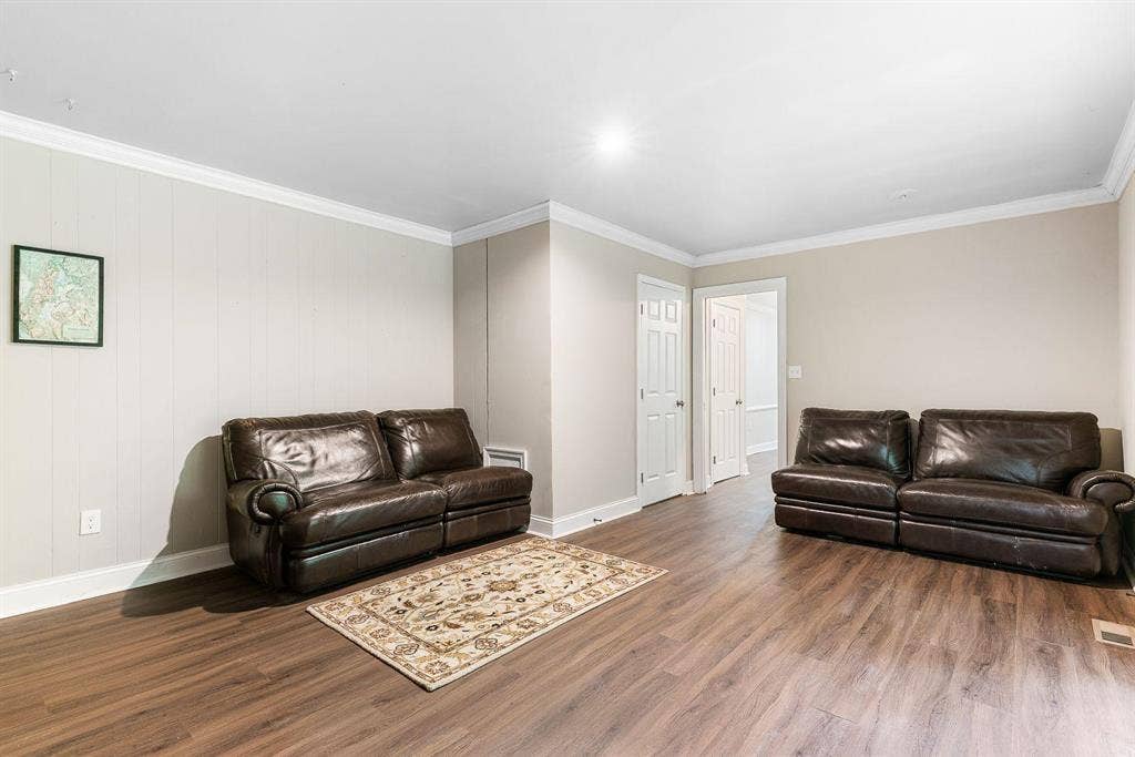 2 BR in Petersburg