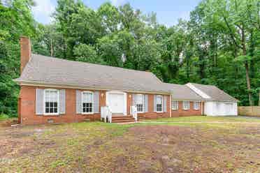 2 BR in Petersburg