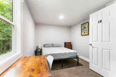 2 BR in Petersburg
