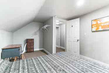 2 BR in Petersburg