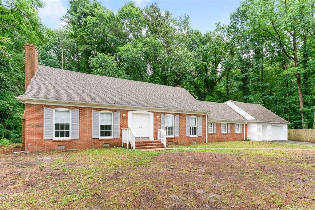 2 BR in Petersburg