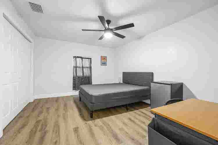 6 BR in Rockledge