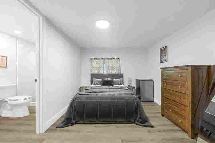 6 BR in Rockledge