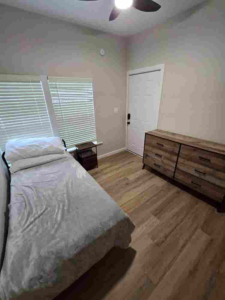 2 BR in Sherman