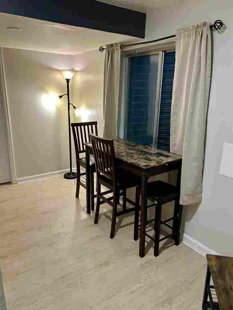 Large Bedroom in Basement Apt!