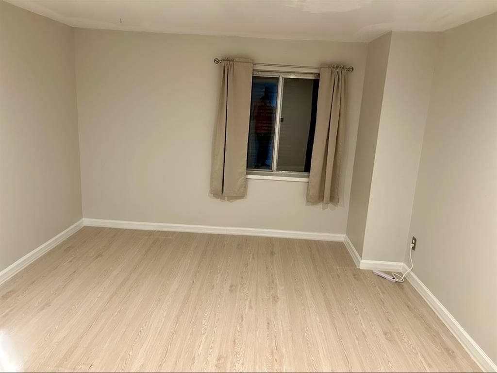 Bedroom in Basement Apt!