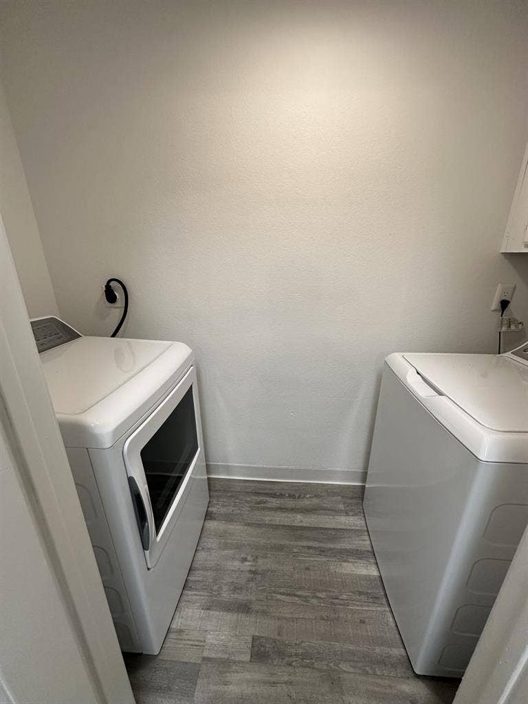 Overland Park Nice Room & washroom