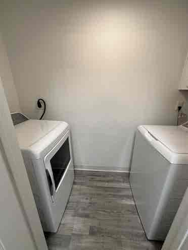 Overland Park Nice Room & washroom