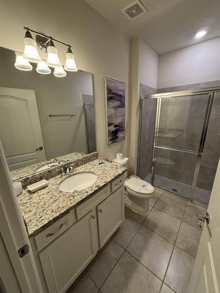Room for rent with private bathroom