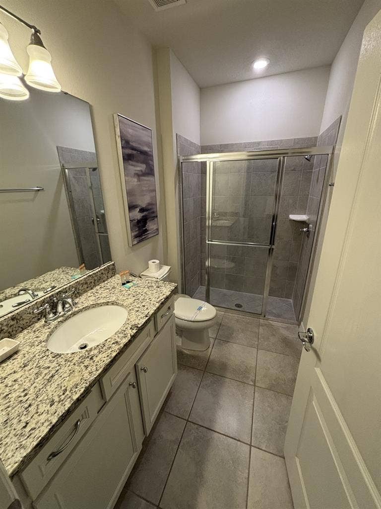 Room for rent with private bathroom