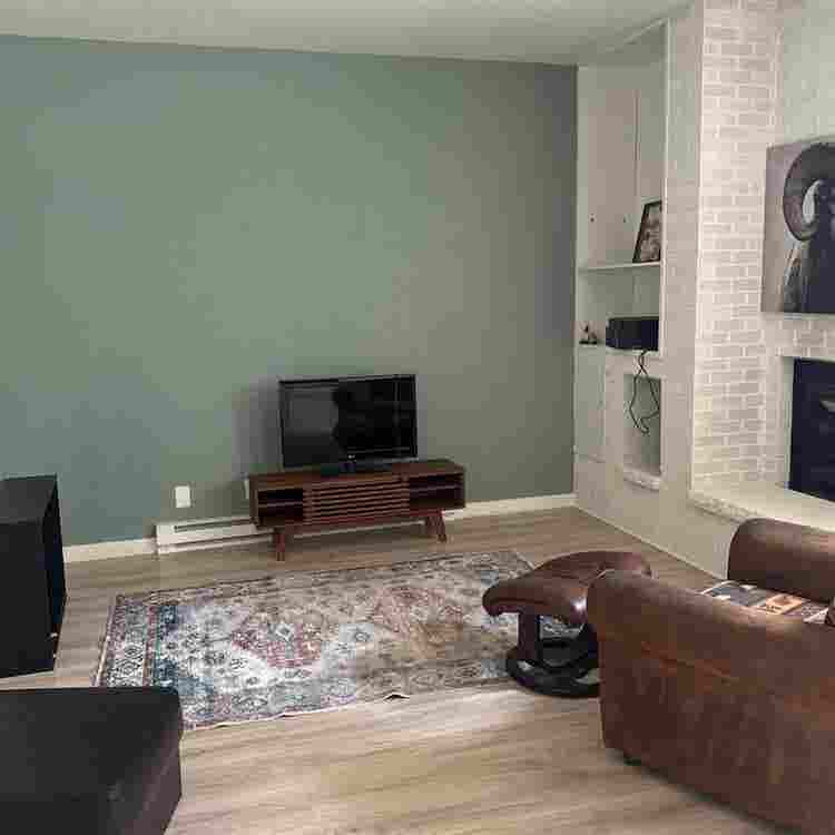 Room for rent/roommate wanted!!