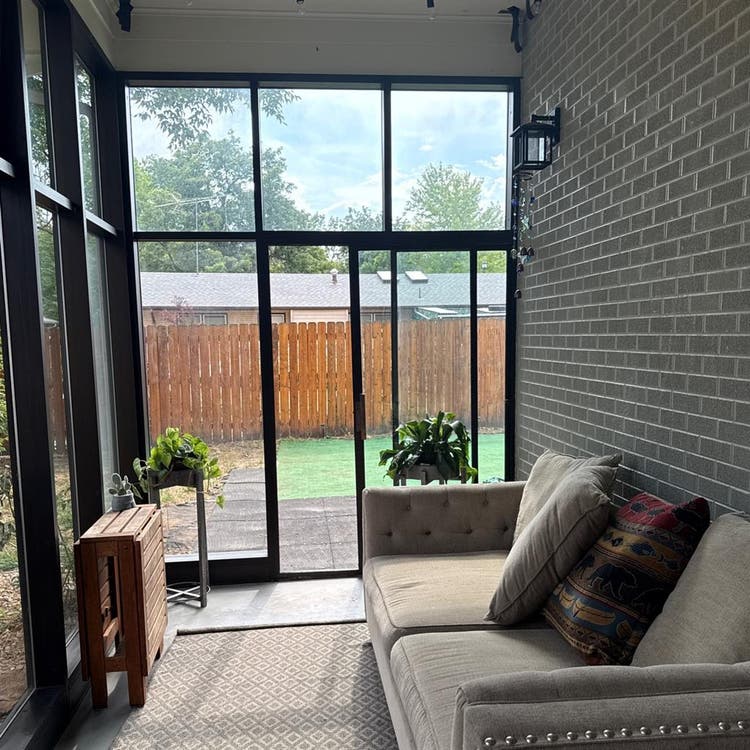 Room for rent/roommate wanted!!