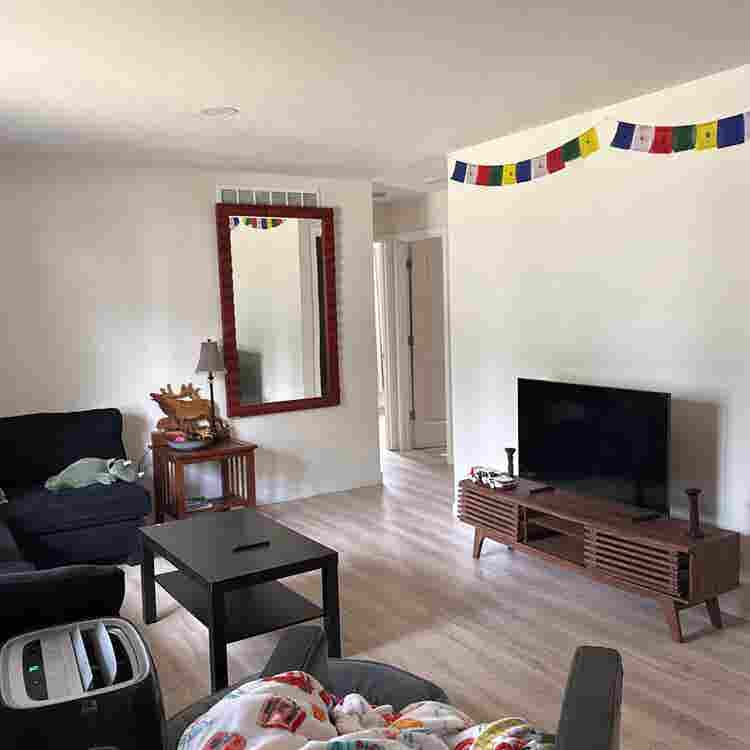 Room for rent/roommate wanted!!