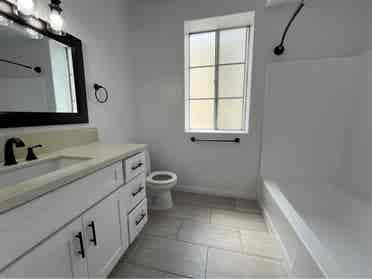 Newly renovated apt with special