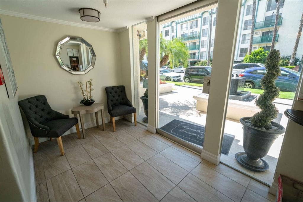 Newly renovated apt with special