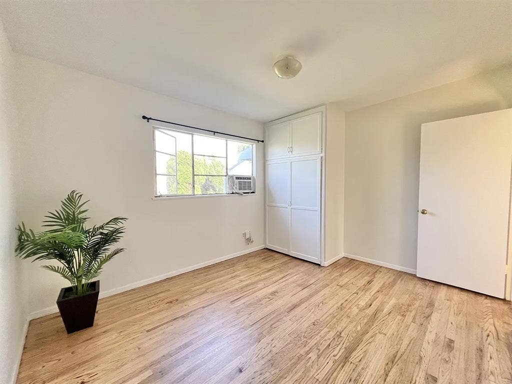 Very cozy room for rent