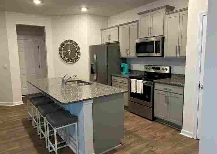 2 bedrooms available with shared Bathroom