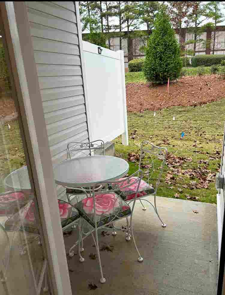 2 bedrooms available with shared Bathroom