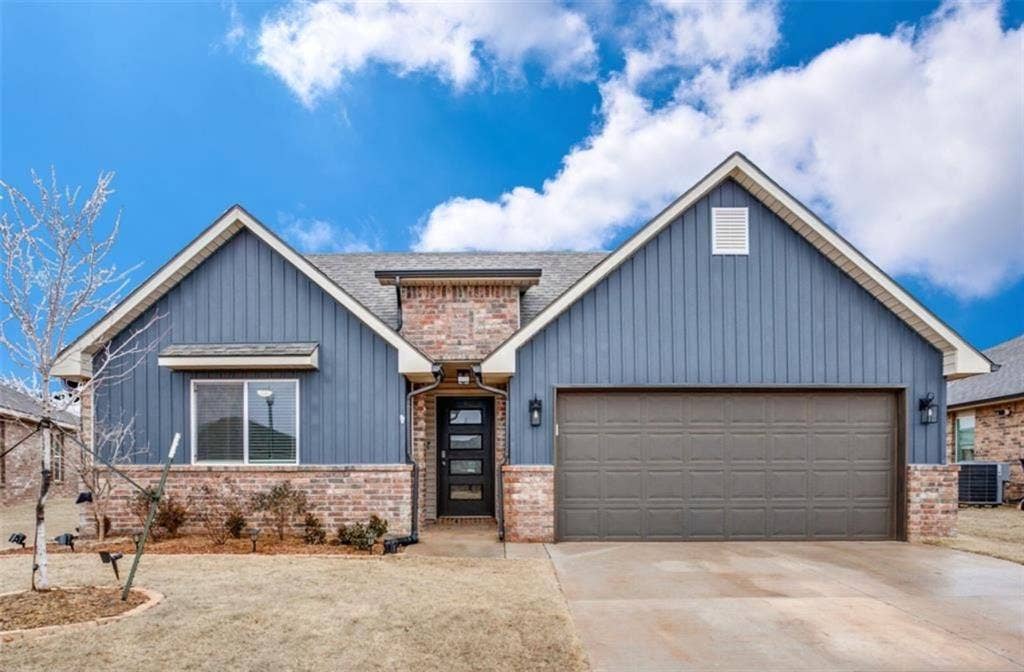 Looking for a roommate!