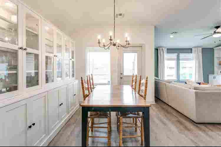 Looking for a roommate!