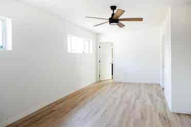 Cozy room for rent