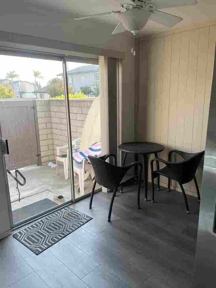 Townhome in HB Sept 1st