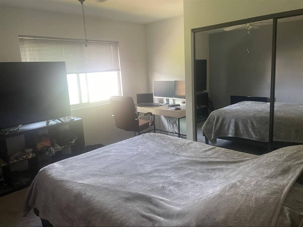 Townhome in HB Sept 1st