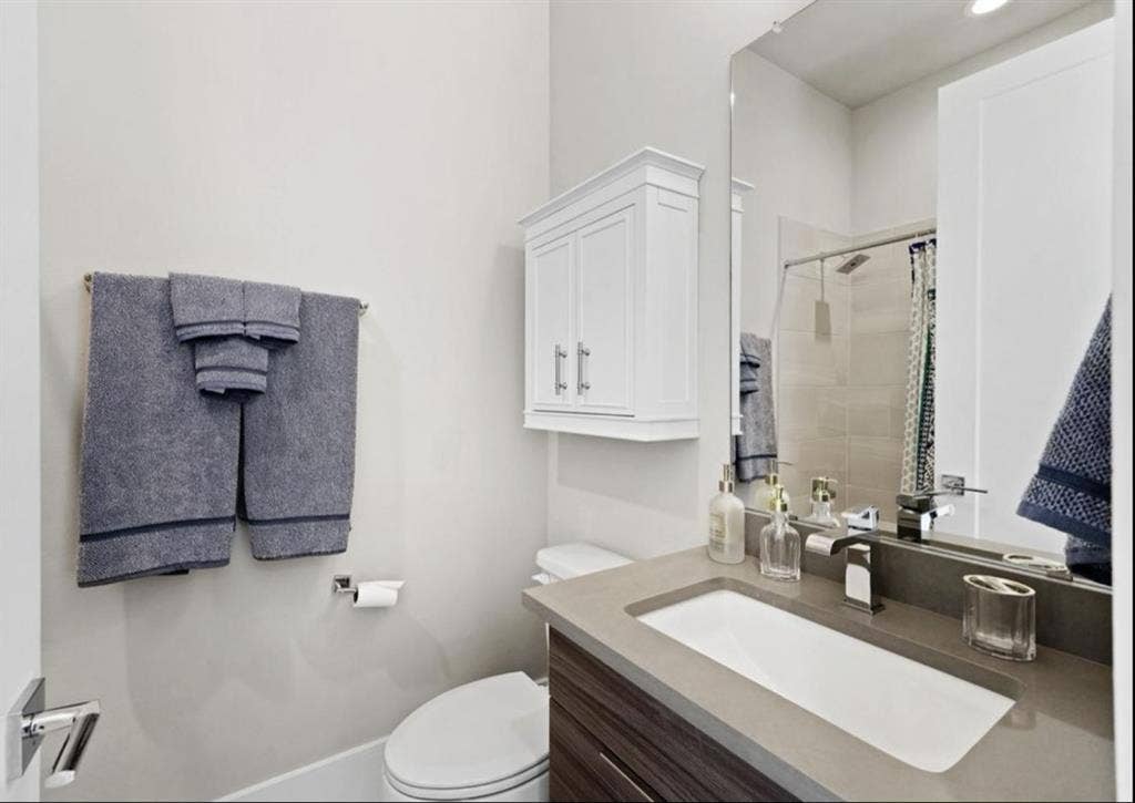 Unfurnished Room in Gated Community