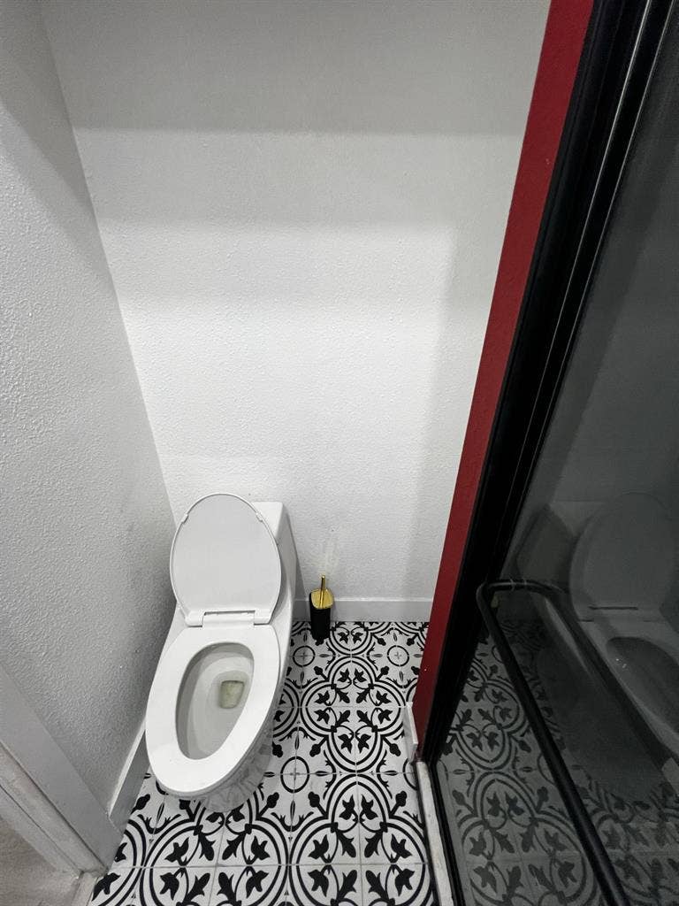 Private efficiency for rent.