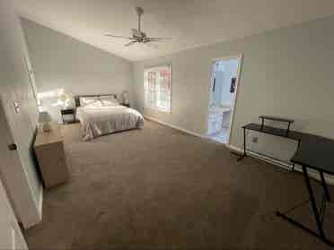Private Master Bedroom in Townhouse