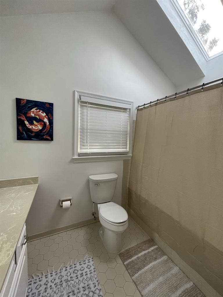 Private Master Bedroom in Townhouse