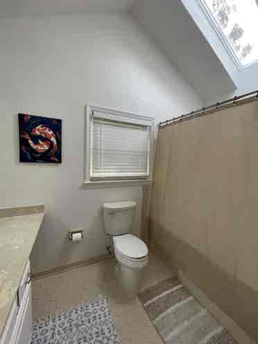 Private Master Bedroom in Townhouse