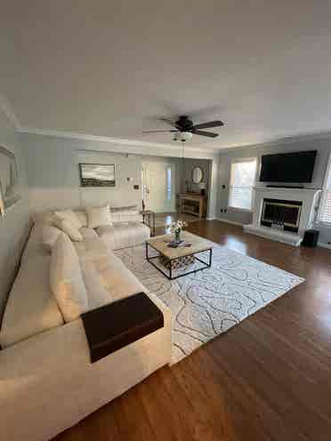 Private Master Bedroom in Townhouse
