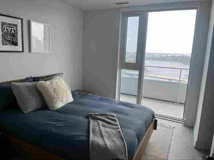 Looking for a Roommate